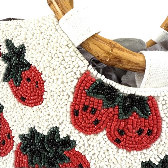 NWT Sol Mer Beaded Strawberry Crossbody Bamboo Handle Bag - Picture 4 of 10